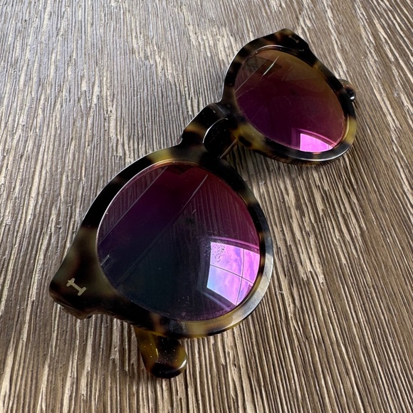 Illesteva Leonard Sunglasses - Picture 2 of 7